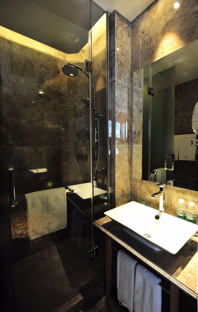 Boutique Hotel Classic Queen Room 3