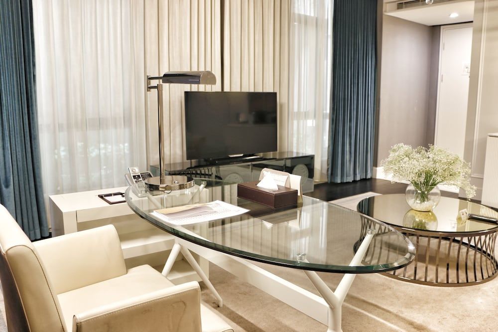 In-Room Business Center