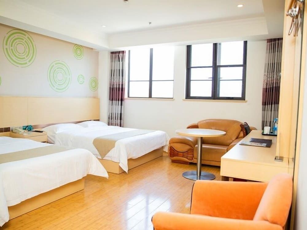 Deluxe Family Room