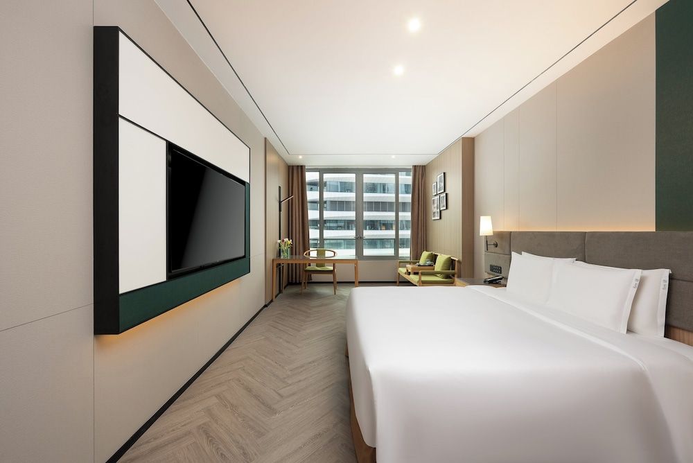 undefined Holiday Inn Guangzhou Zhujiang New Town by IHG 4