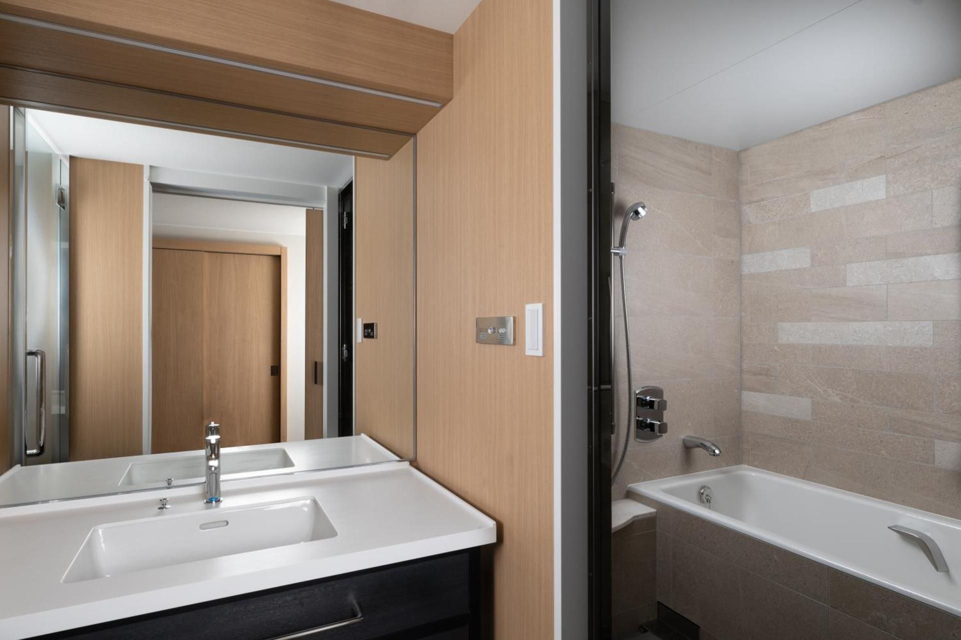 Premium Standard Queen Room