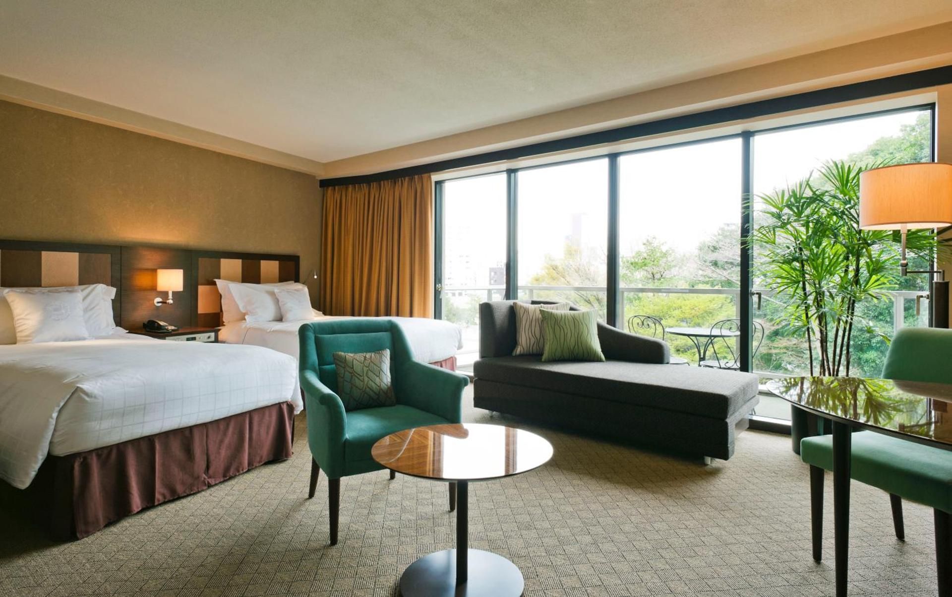 Luxury King Room with Balcony - Mid Floor