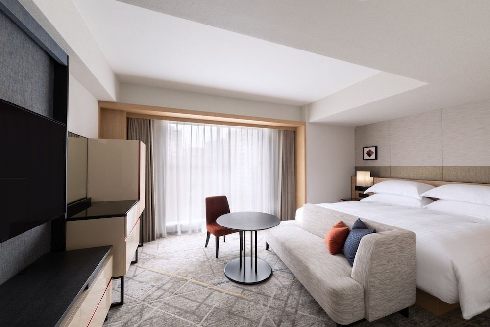 Deluxe Premium Room with 1 King Bed