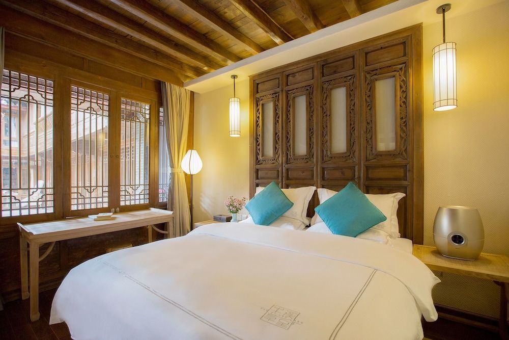 Garden View Room with Bathtub