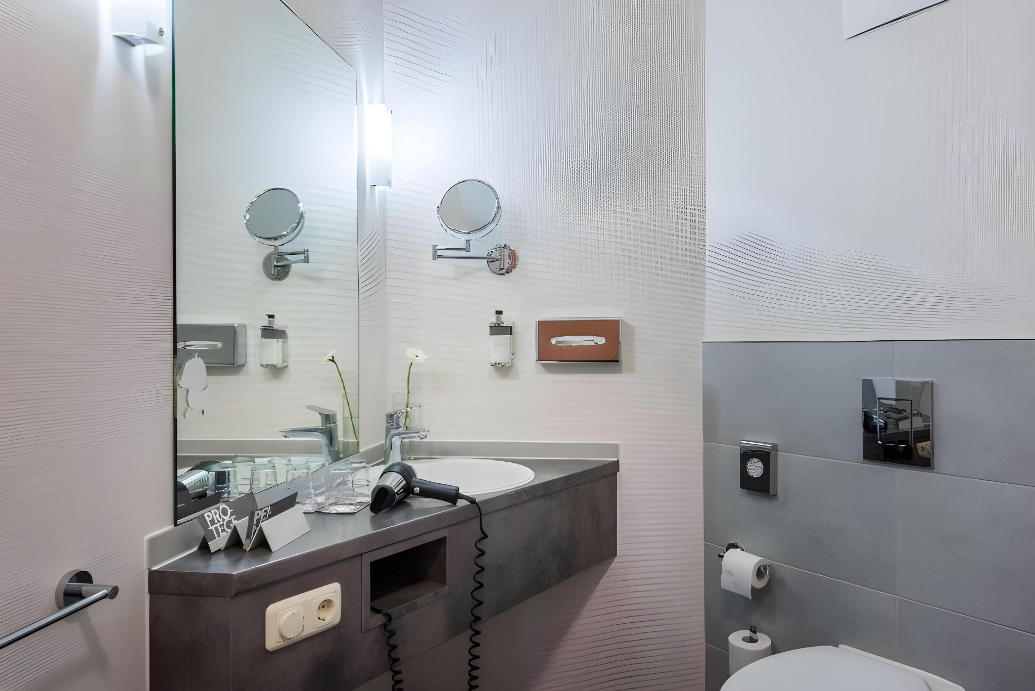 Hotel Oberhausen Neue Mitte Affiliated by Melia Junior Suite 3