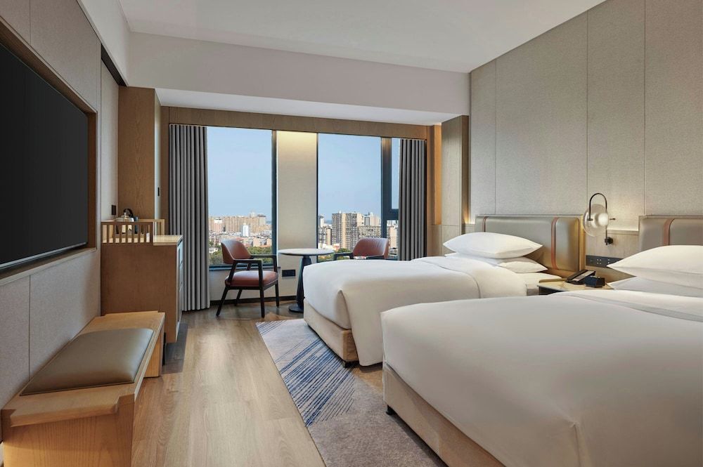 Deluxe Room, 2 Double Beds, City View
