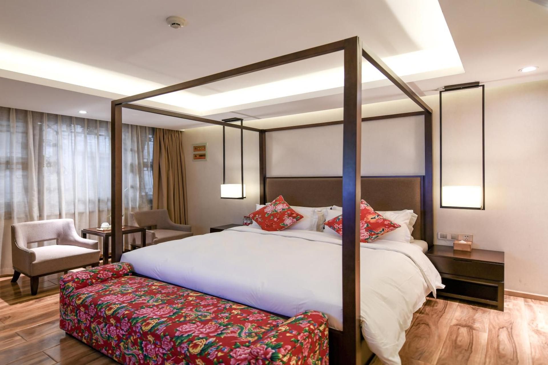 Deluxe King Room - Free Train Station Pick-up