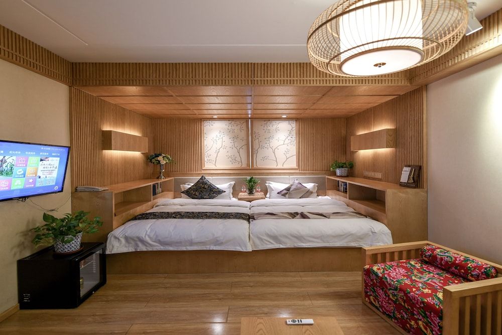 Deluxe Family Kang-Bed Room (Free Train Station Pick Up)