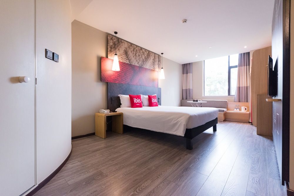 Ibis Guangzhou Yuexiu Park Superior Double Room 5