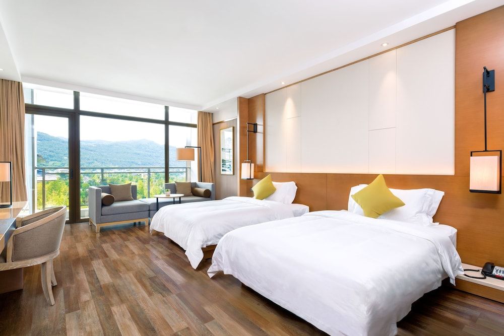 Classic Room with King Bed