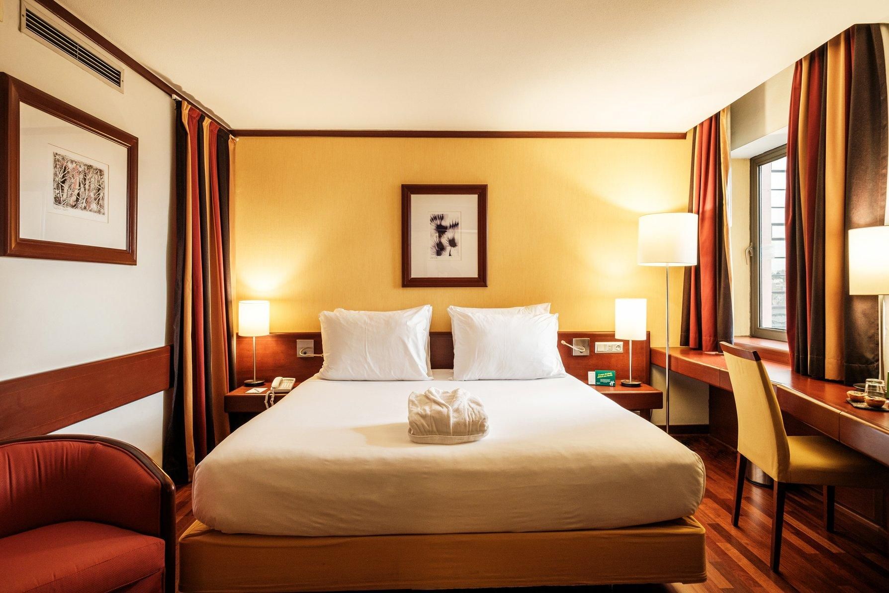 1 Double Bed Standard