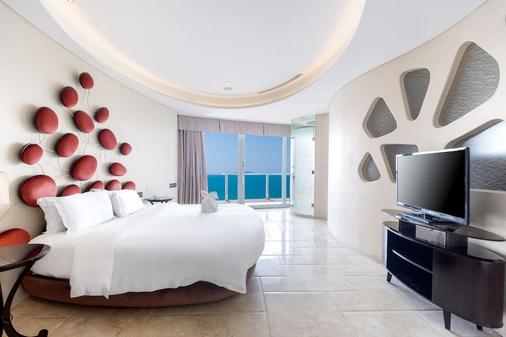 Grand Deluxe,2 Bedrooms, Sea View270°(15-20F)
