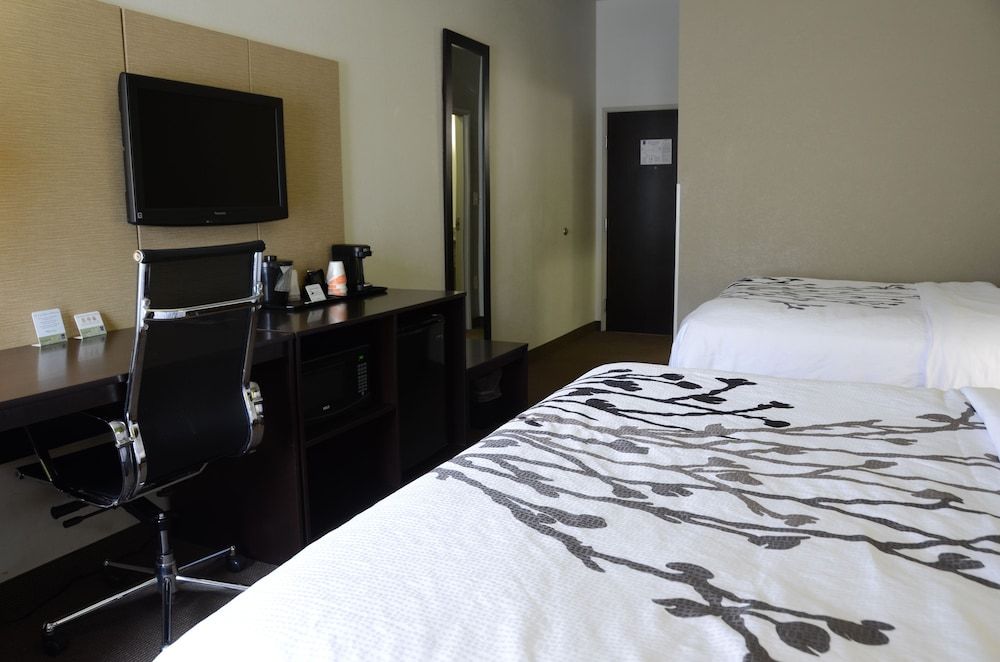 Room, 2 Queen Beds, Accessible, Non Smoking