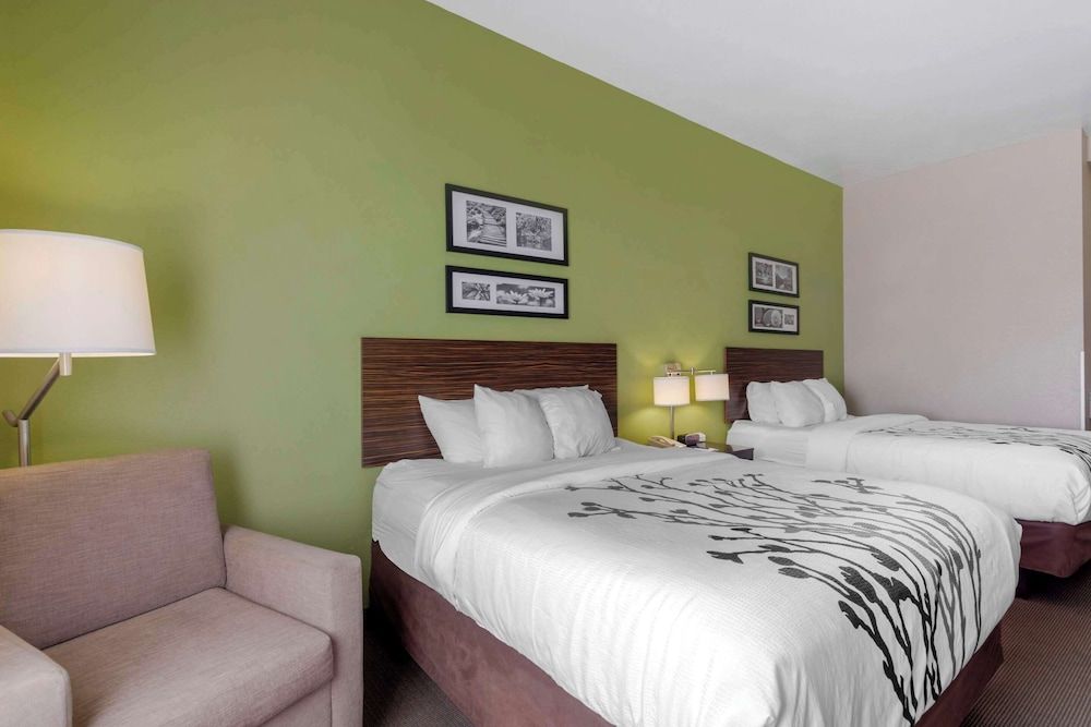 Standard Room, 2 Queen Beds, Non Smoking