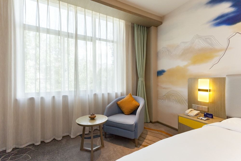 Suite, 1 King Bed (Additional Living Area)