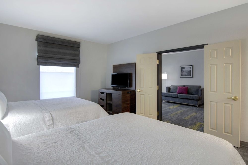 Suite, 2 Queen Beds, Non Smoking