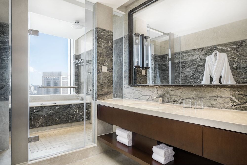 The Westin Beijing Financial Street Club Room, 1 King Bed, Garden View 3