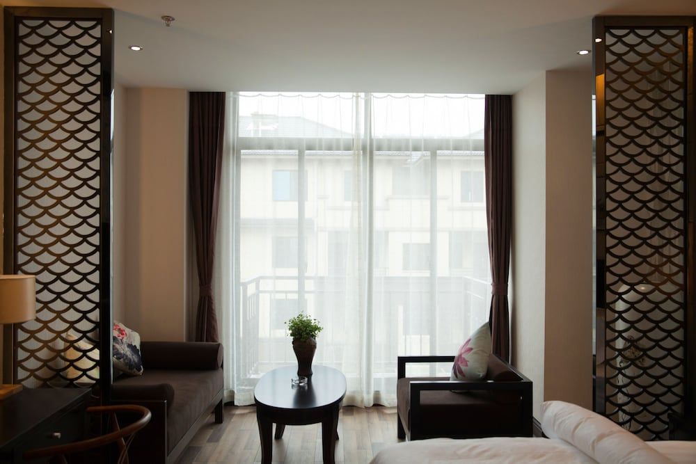 Twin Room (Very Sassy)