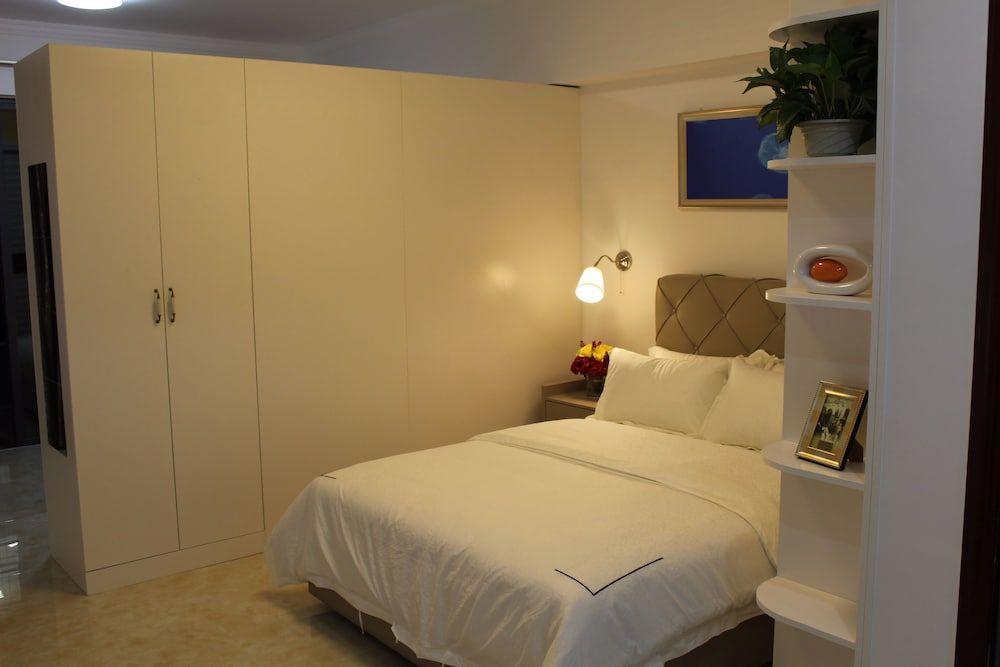 Yue Jia Apartment Shenzhen Bay Branch Deluxe Double Room with Balcony 3