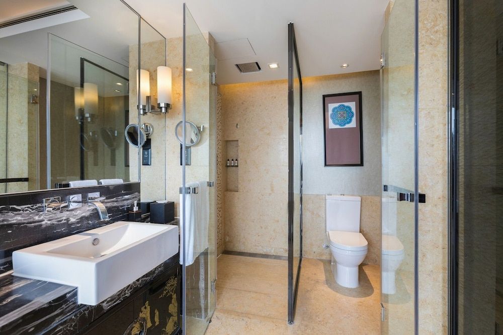 Universal Hotel Urumqi Deluxe Double Room 4