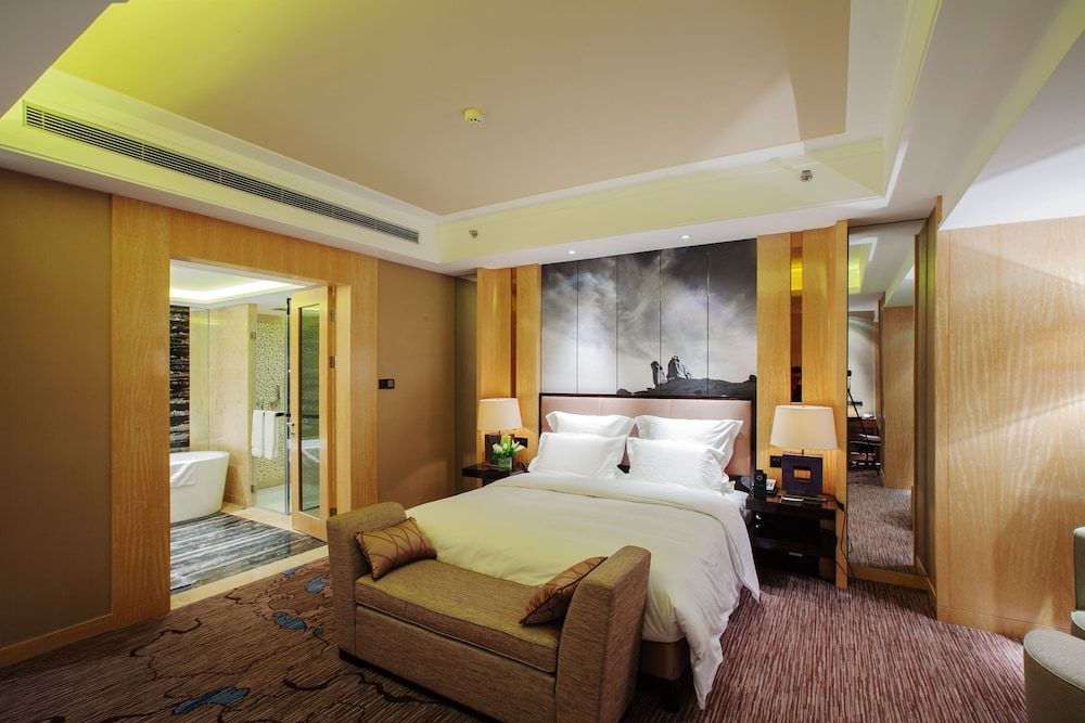 Universal Hotel Urumqi Deluxe Double Room