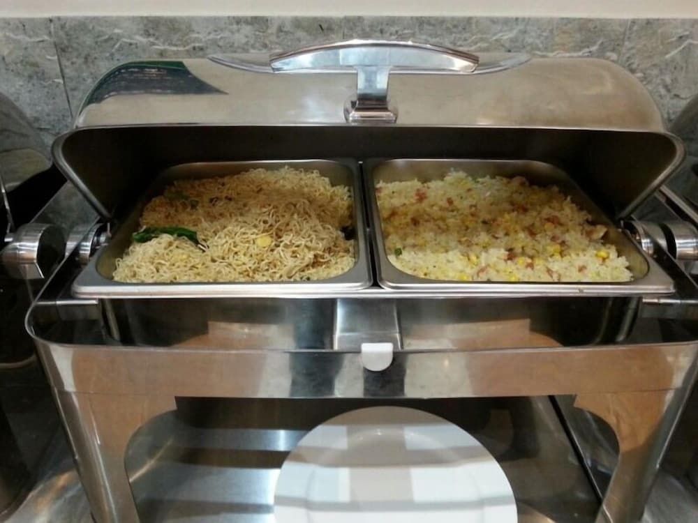 undefined GreenTree Inn Guangzhou Chimelong Paradise Yuangang Metro Station Hotel 2