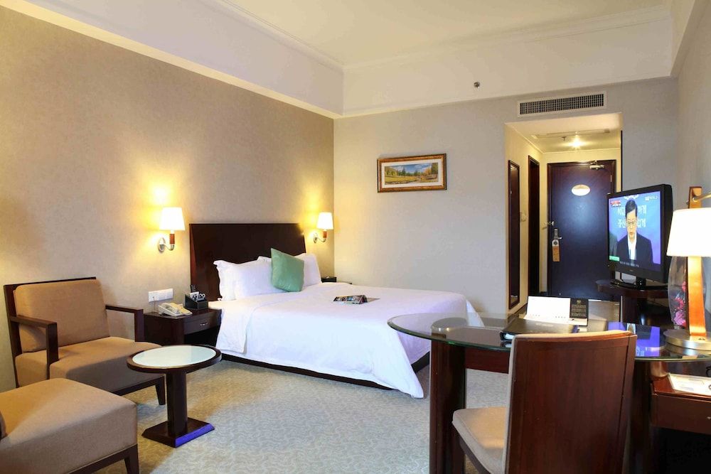 Deluxe King Room