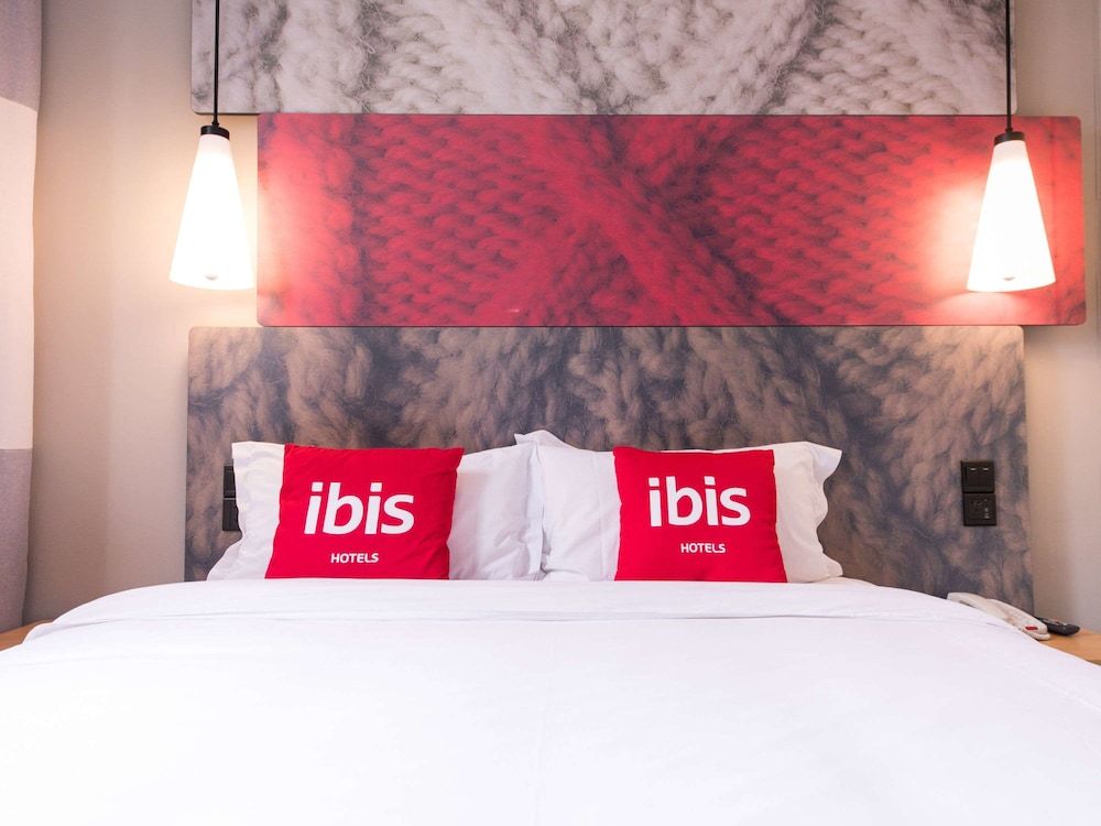 ibis Shanghai Gubei Superior Double Room 2
