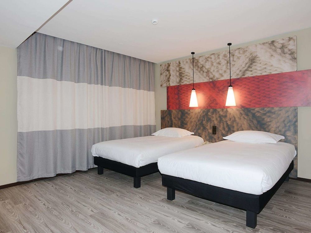 ibis Shanghai Gubei Twin Room 2