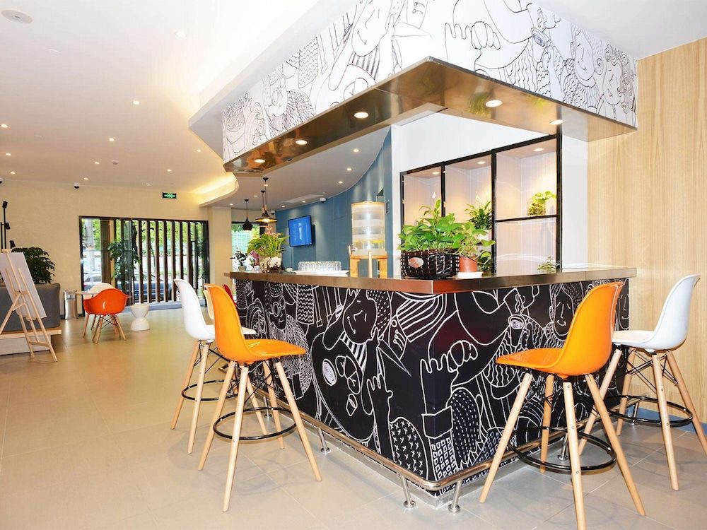 undefined ibis Shanghai Gubei 6