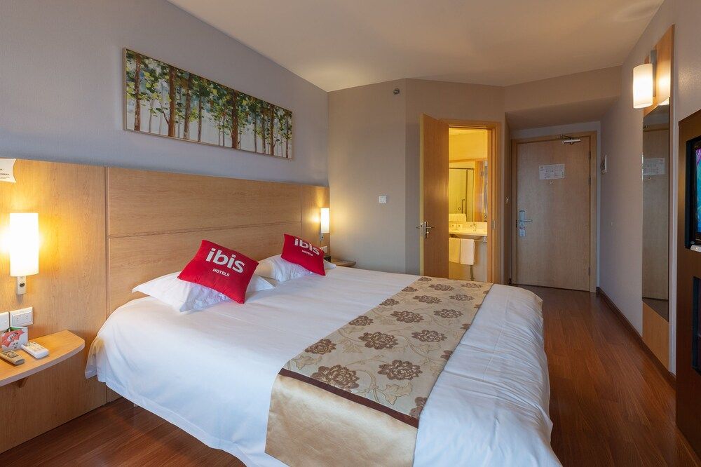 undefined ibis Hangzhou Huanglong Sports Center 7