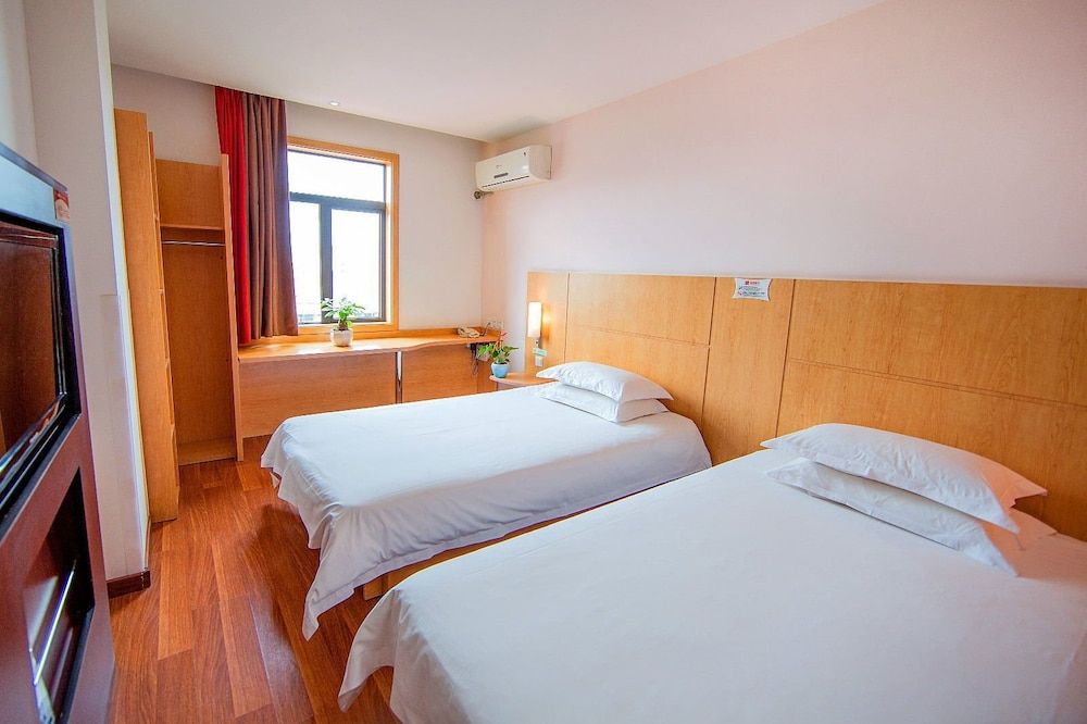 ibis Hangzhou Huanglong Sports Center Twin Room 3