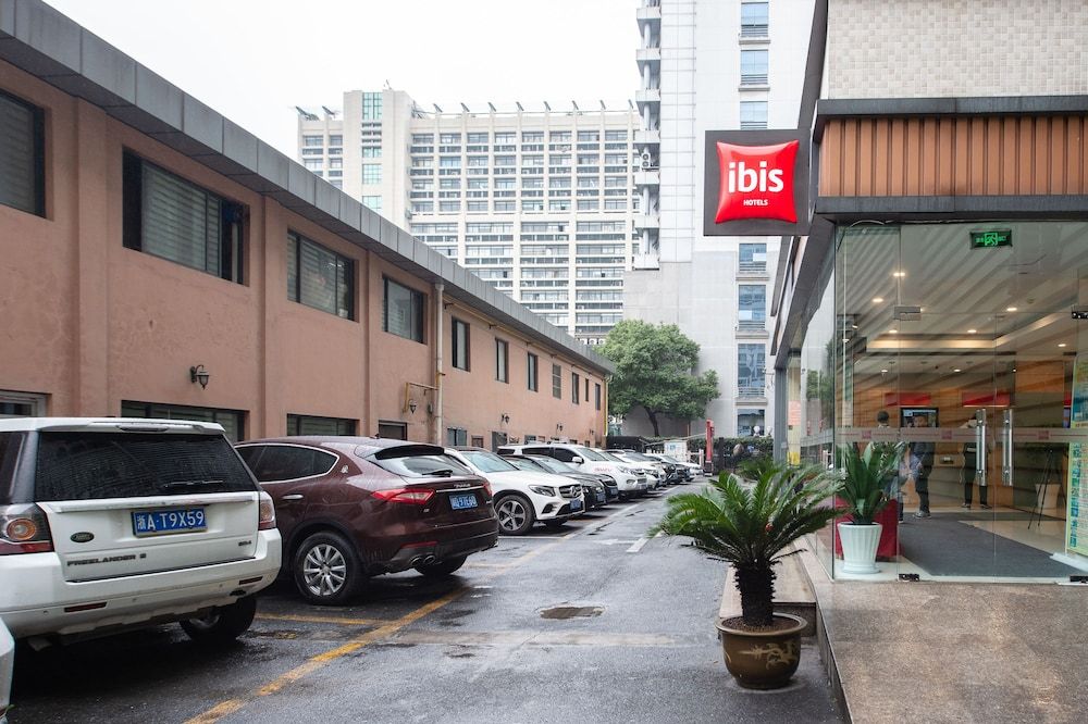 undefined ibis Hangzhou Huanglong Sports Center 2