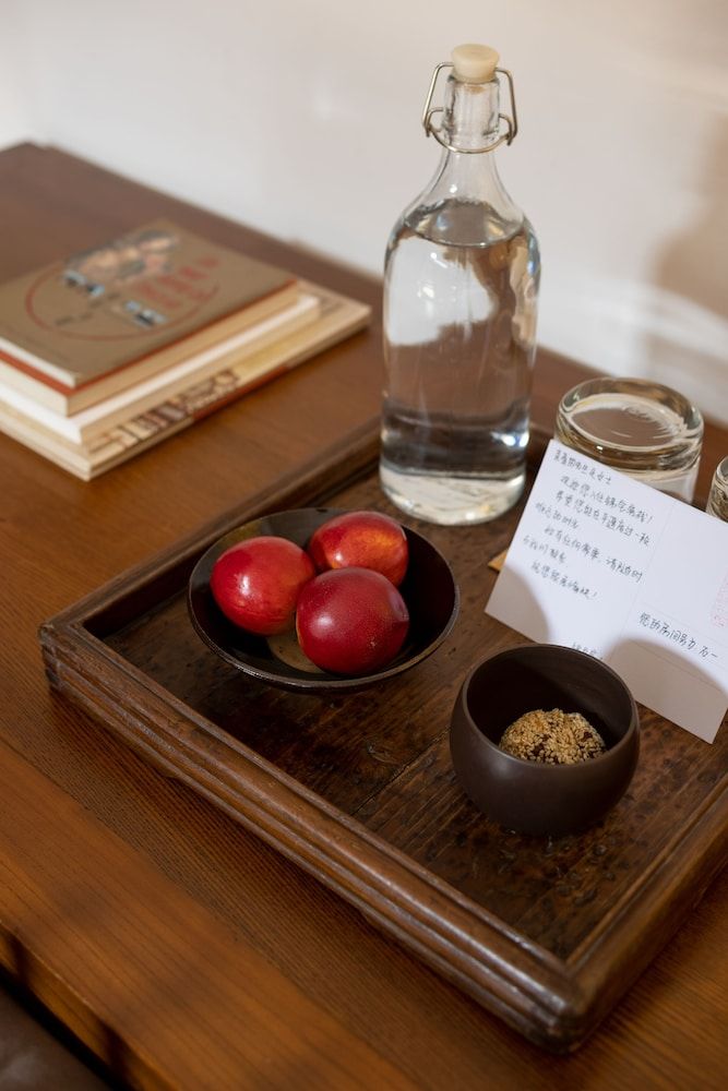 Jing's Residence Master Suite 4