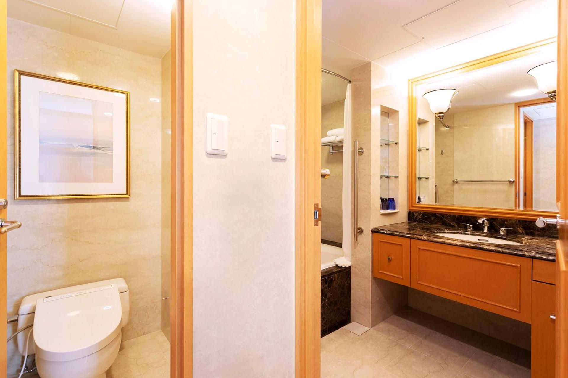 Business Class Quadruple Room - Non-Smoking