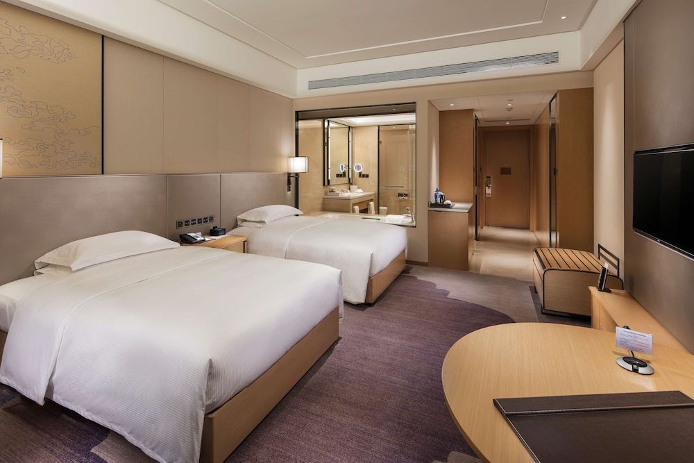 Twin Deluxe High Floor