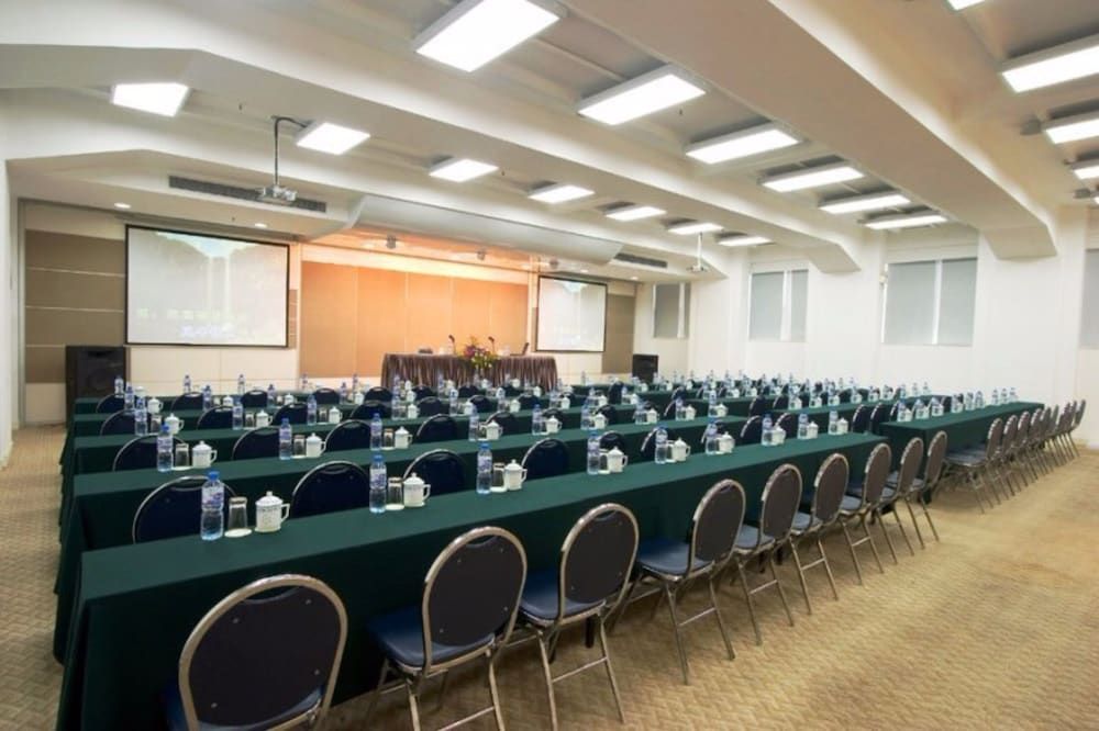 undefined Aiqun Hotel Guangzhou - Free shuttle between hotel and Exhibition Center during Canton Fair 9