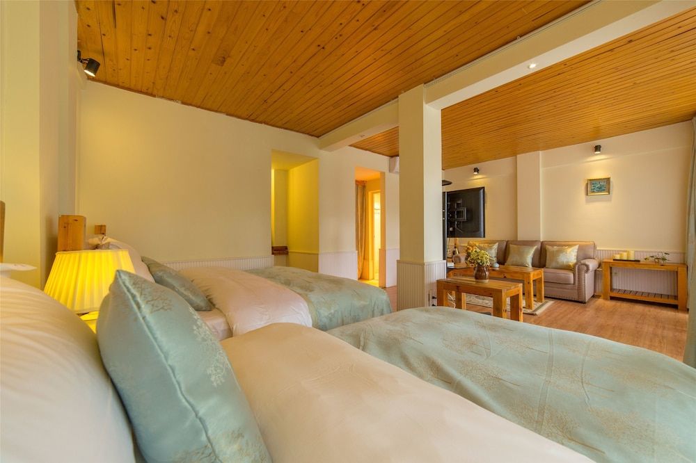 Boutique Suite With 2 Queen Beds