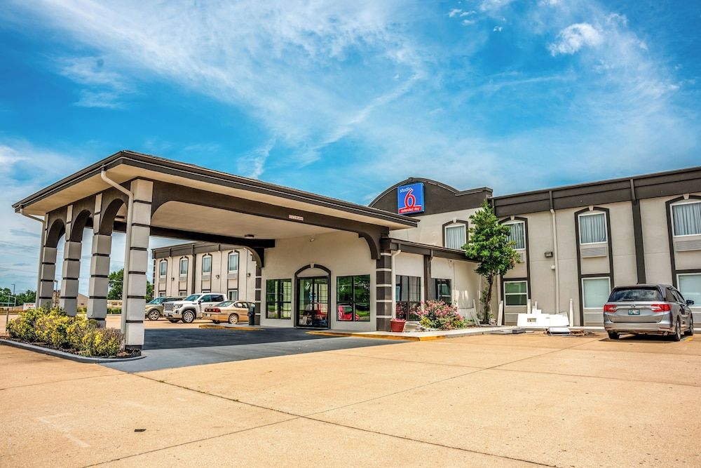 Studio 6 Claremore, OK