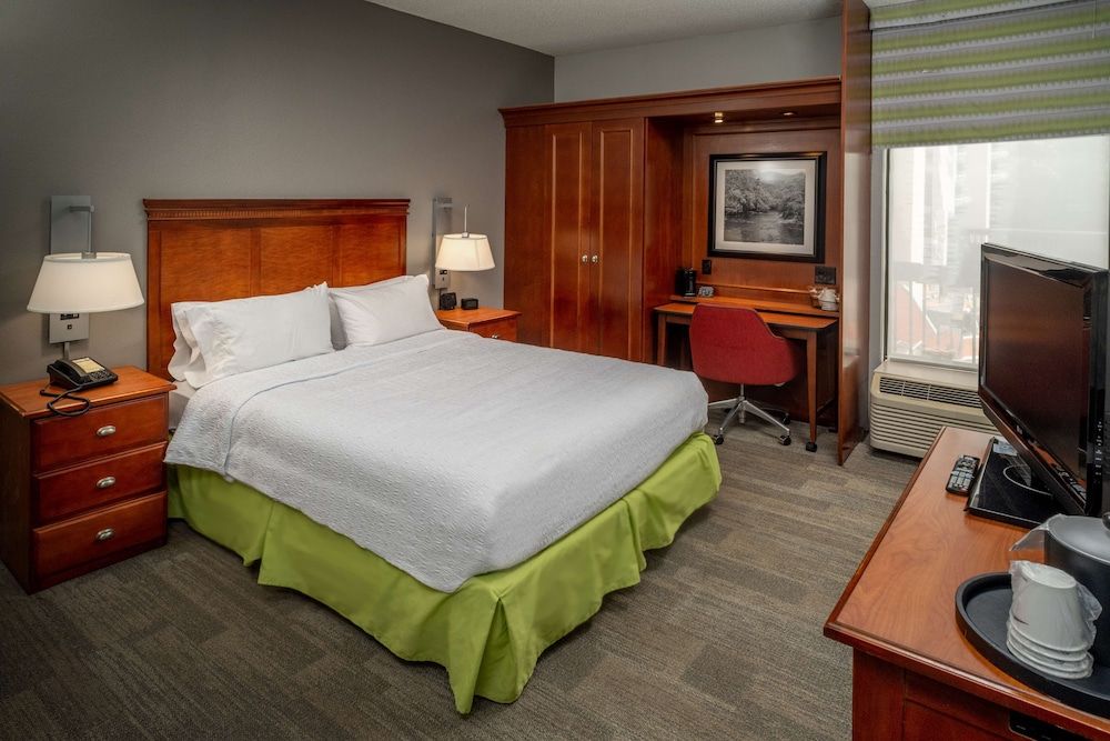 Room, 1 Queen Bed, Accessible, Bathtub