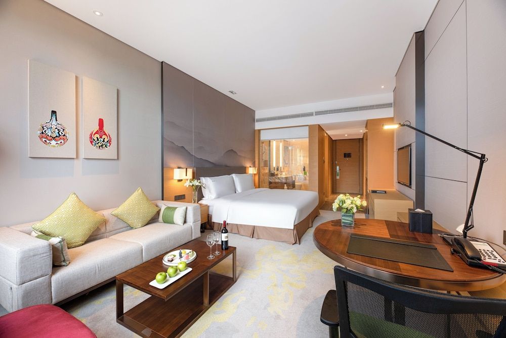 Standard Room, 1 King Bed (High Floor)