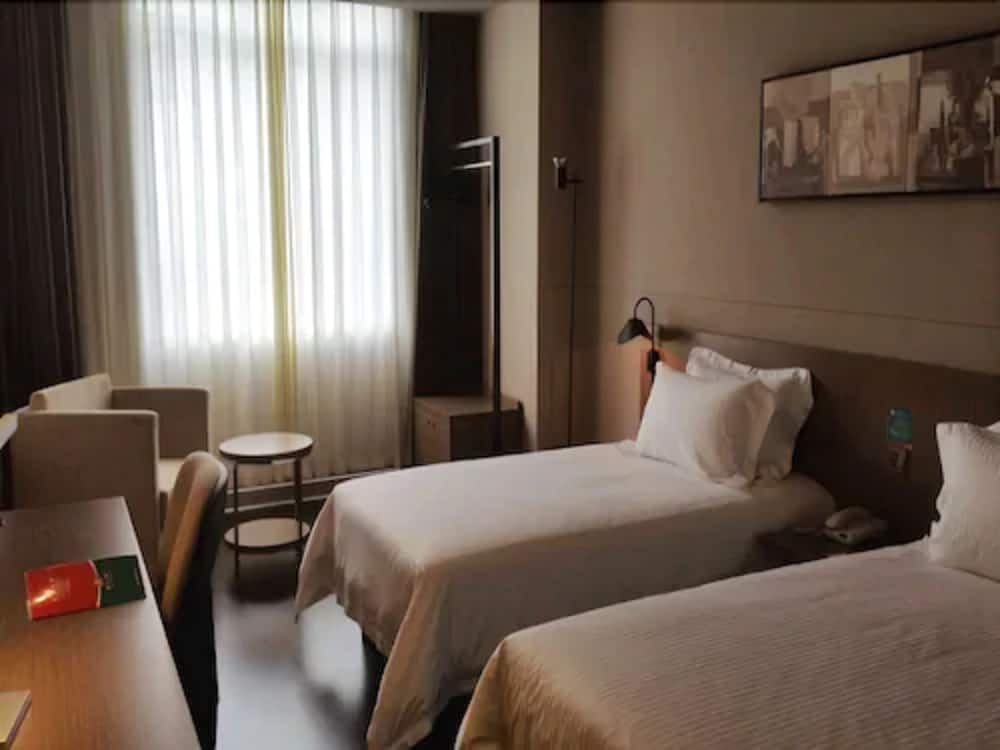 Business Twin Room (A)