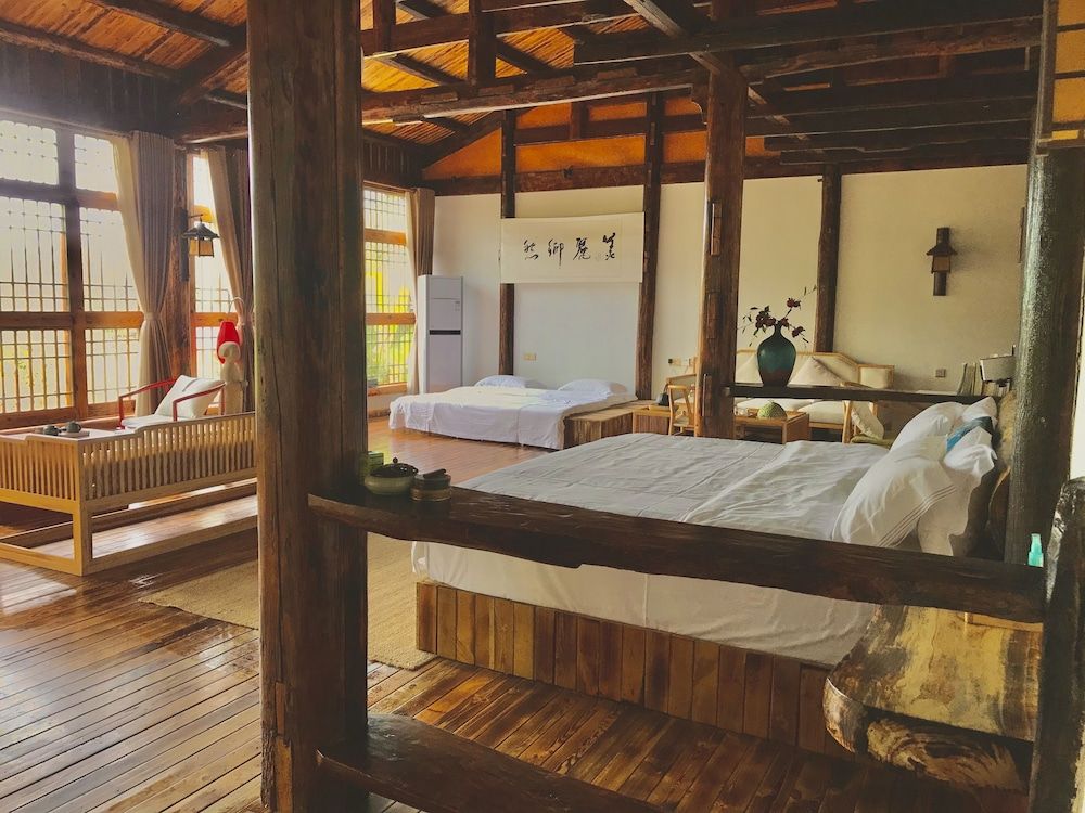 No.5 Valley Lodge Theme Room 3