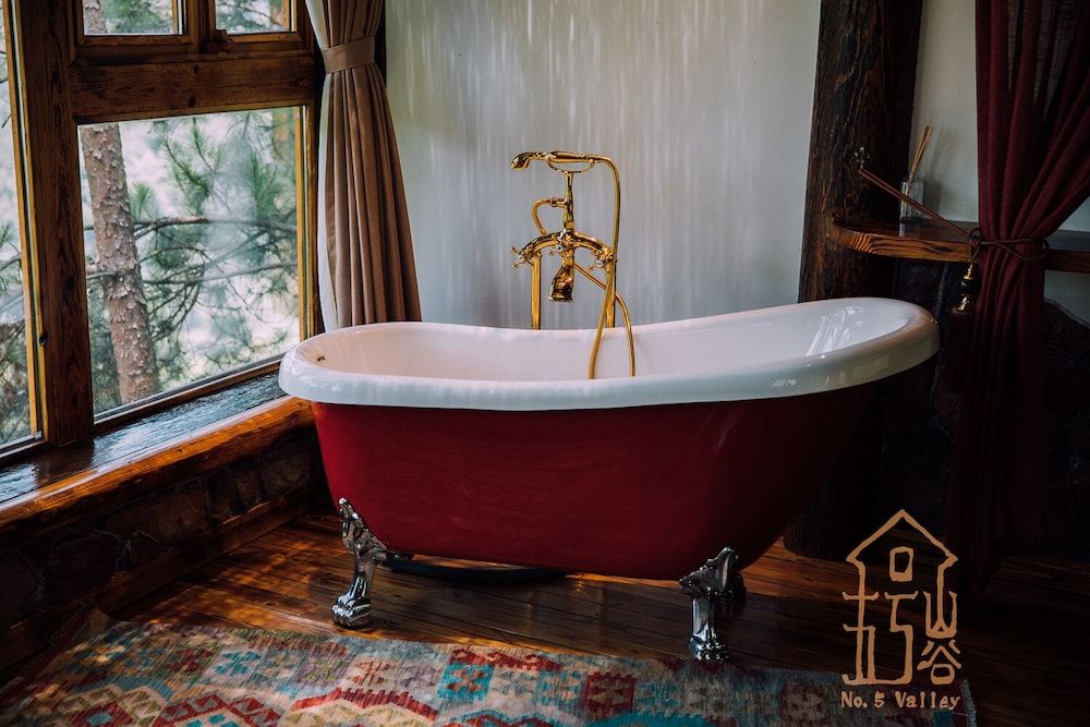 No.5 Valley Lodge Deluxe House, 1 King Bed 4