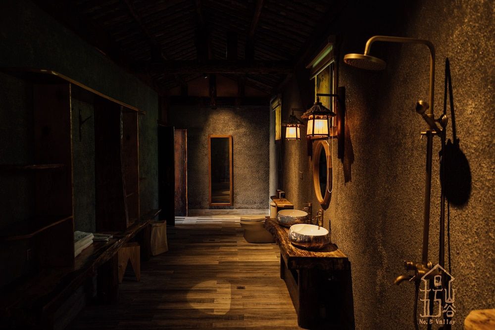 No.5 Valley Lodge Theme Room 10