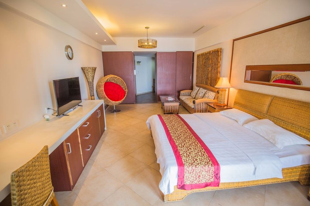 Deluxe Honeymoon Room