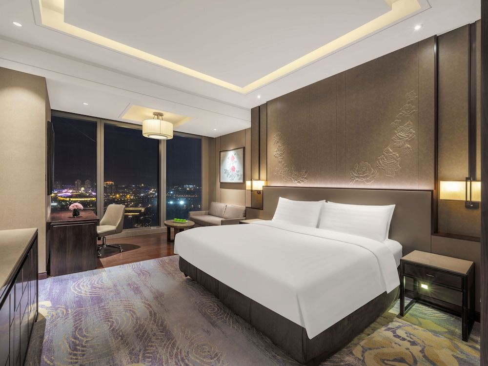 Deluxe River View King Room