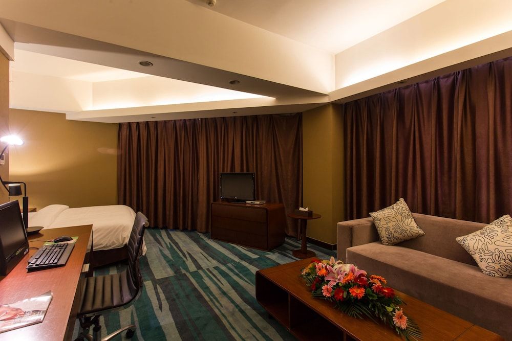 Double Room (Ultra Sassy)