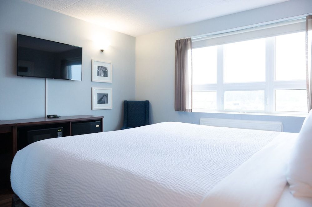 Rodd Moncton Hotel Standard Room, 1 King Bed 2