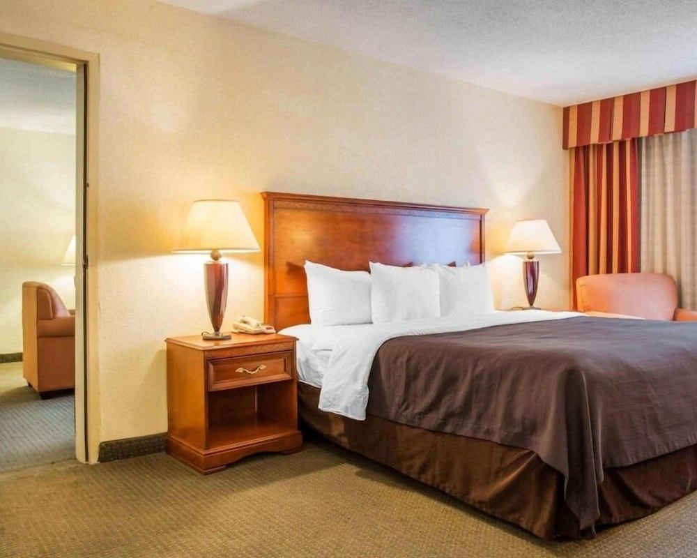 Basic Single Room, 1 Queen Bed, Mobility Accessible, Non Smoking